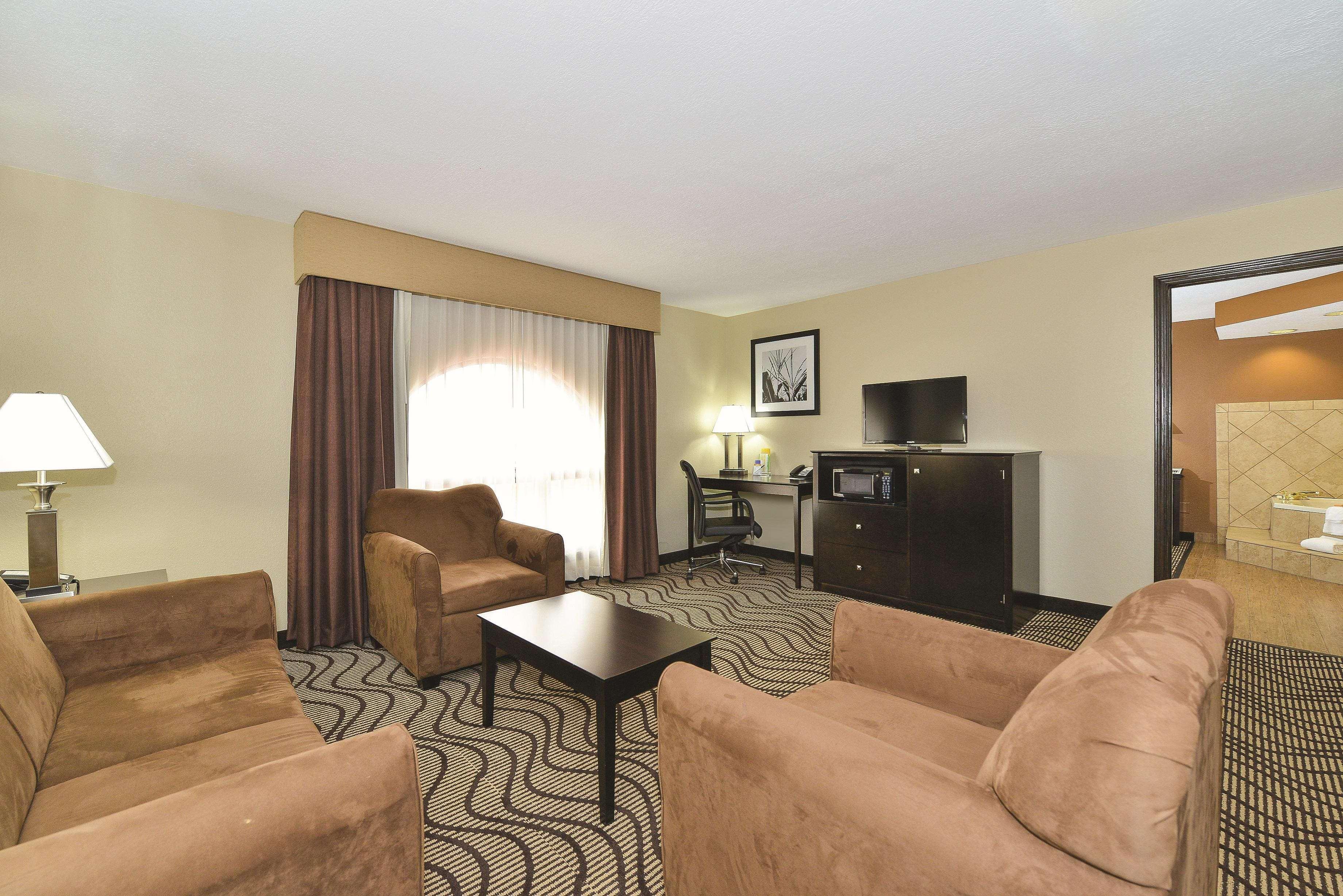 Best Western Plus Greenwood Indy South Inn Bagian luar foto