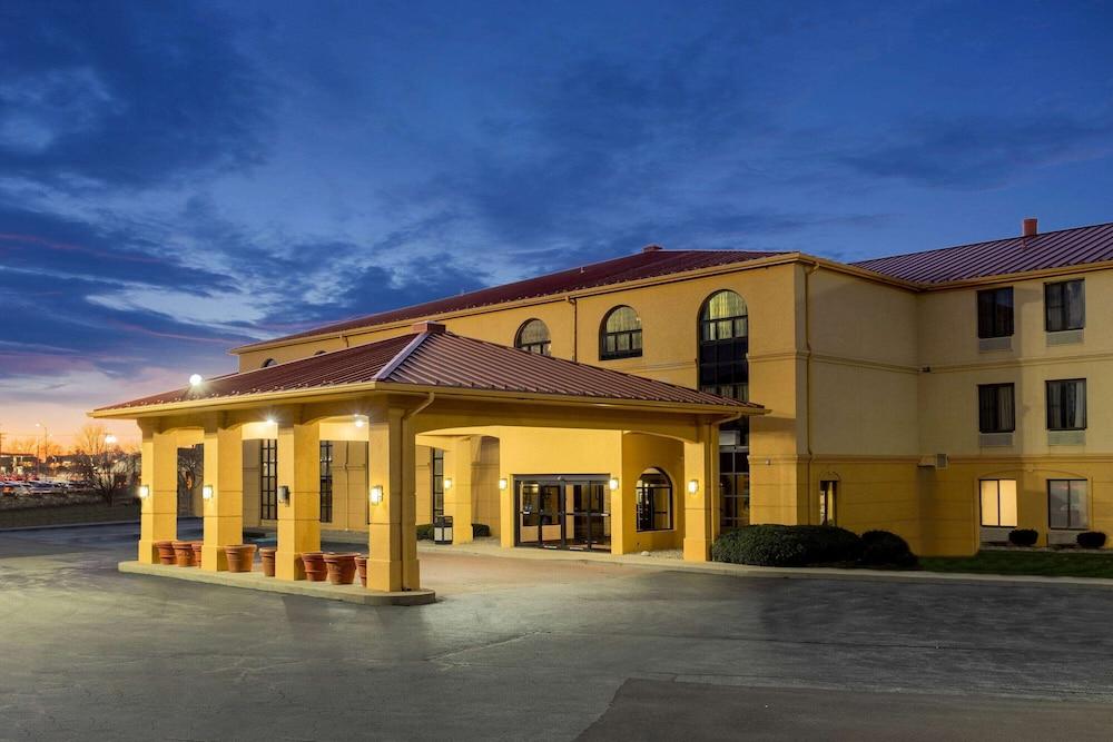 Best Western Plus Greenwood Indy South Inn Bagian luar foto