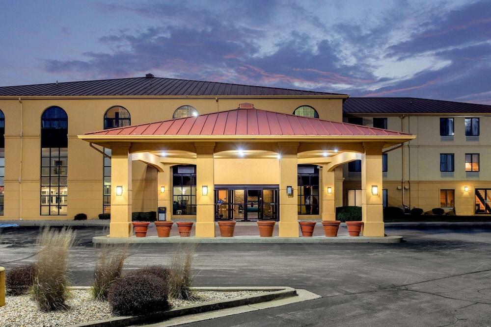 Best Western Plus Greenwood Indy South Inn Bagian luar foto